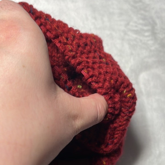 Red C.C. winter hat - Picture 5 of 8